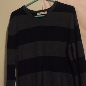 Sweater black and gray
